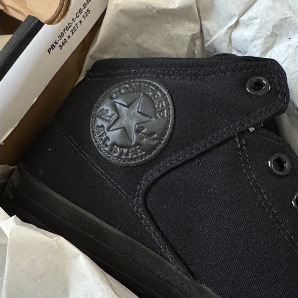 ❇️NWT❇️ Converse Mid Street Sneakers - Picture 9 of 9